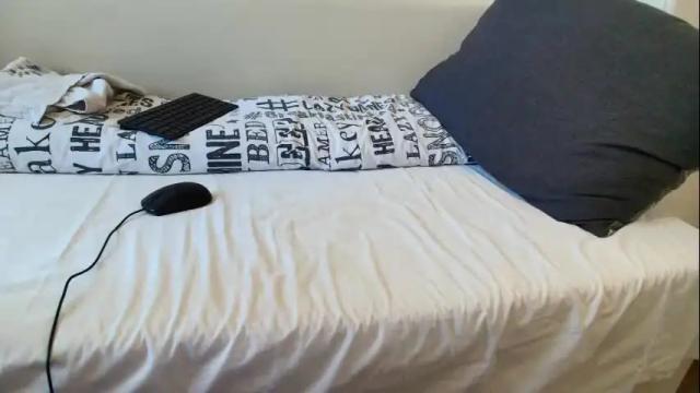 Image 11 of karladreamssex Stream on Chaturbate on 2 days ago