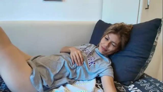Image 6 of karladreamssex Stream on Chaturbate on 1 month ago