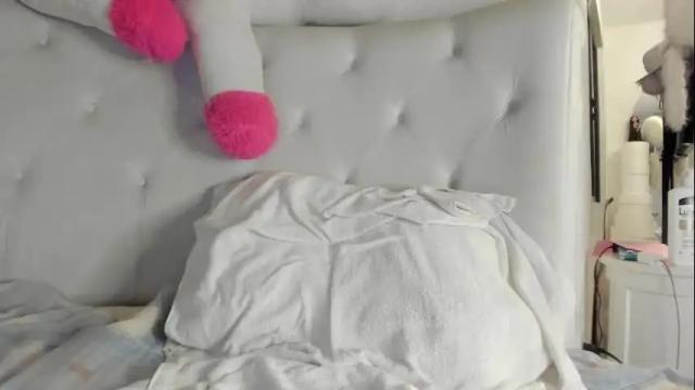 Image 11 of karlagirlfox Stream on Chaturbate on 1 month ago