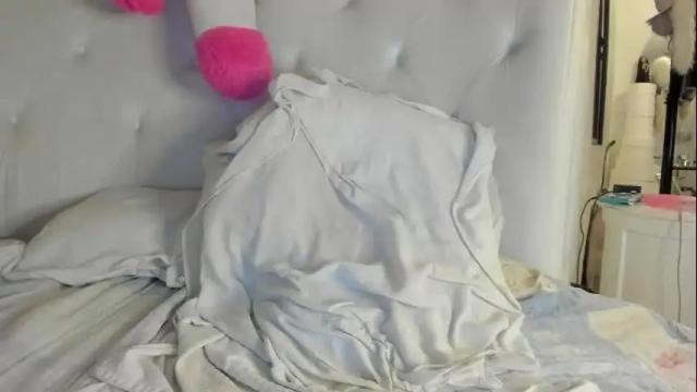 Image 10 of karlagirlfox Stream on Chaturbate on 26 days ago