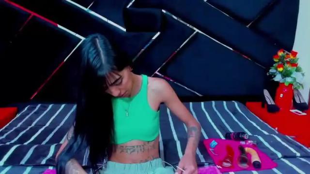 Image 8 of karlaslutskinny_ Stream on Chaturbate on 13 months ago