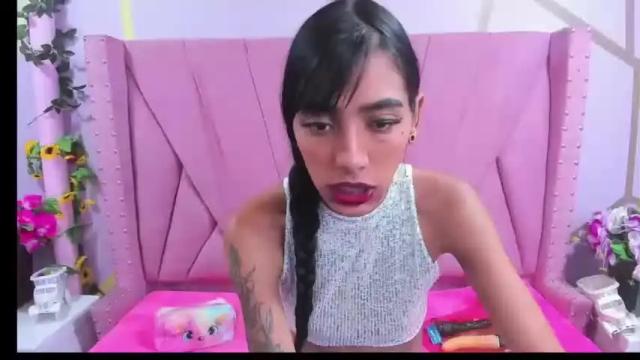 Image 2 of karlaslutskinny_ Stream on Chaturbate on 12 months ago