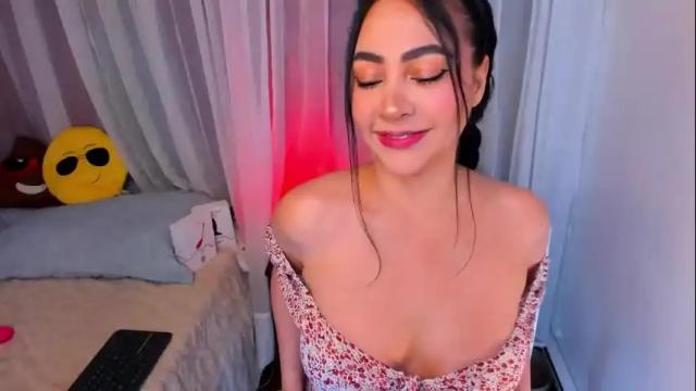 Image 4 of karlotazuggar Stream on Chaturbate on 1 month ago