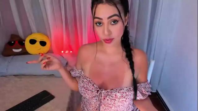 Image 4 of karlotazuggar Stream on Chaturbate on 4 days ago