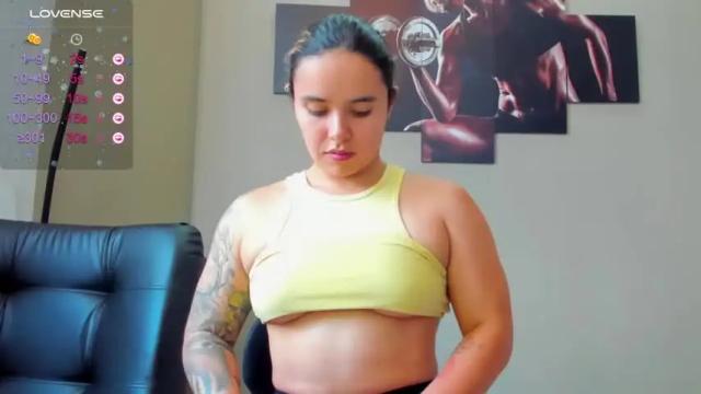 Image 11 of karlyjons_ Stream on Chaturbate on 14 months ago