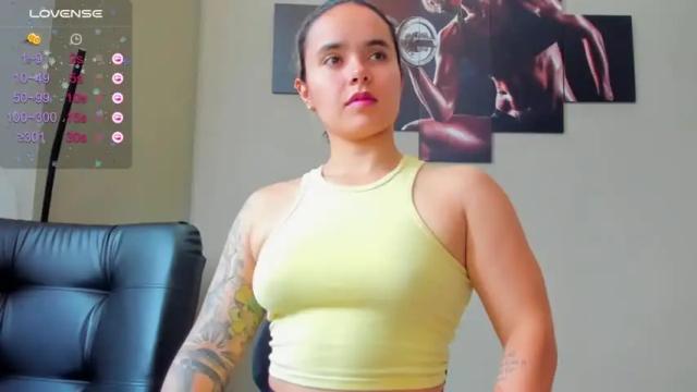 Image 7 of karlyjons_ Stream on Chaturbate on 14 months ago