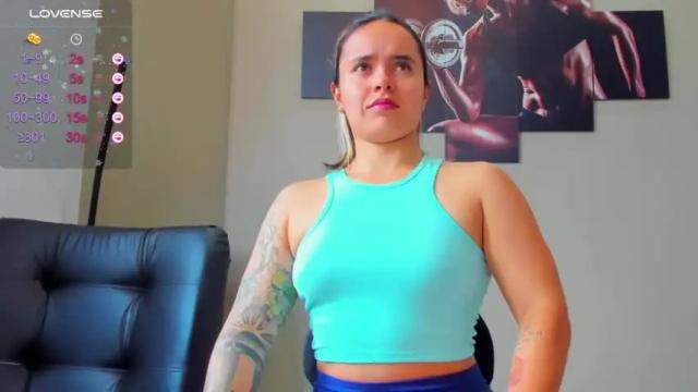 Image 2 of karlyjons_ Stream on Chaturbate on 14 months ago