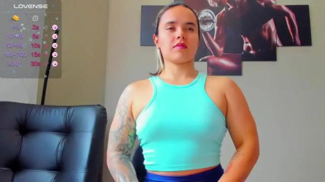 Image 3 of karlyjons_ Stream on Chaturbate on 14 months ago