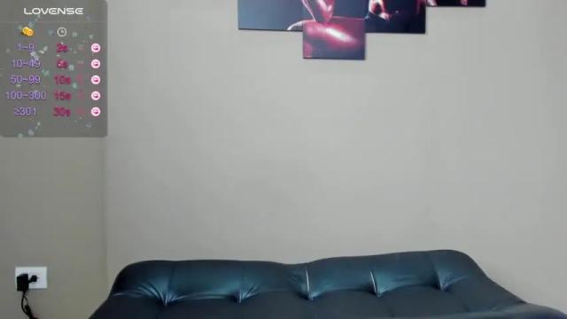 Image 11 of karlyjons_ Stream on Chaturbate on 14 months ago