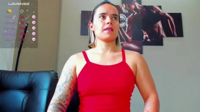 Image 6 of karlyjons_ Stream on Chaturbate on 14 months ago