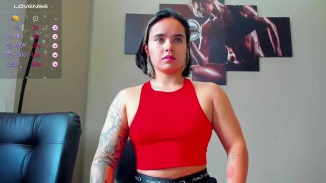 Image 6 of karlyjons_ Stream on Chaturbate on 14 months ago