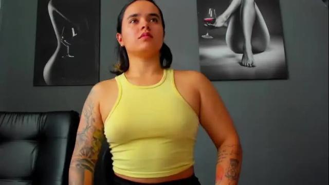 Image 11 of karlyjons_ Stream on Chaturbate on 2 months ago