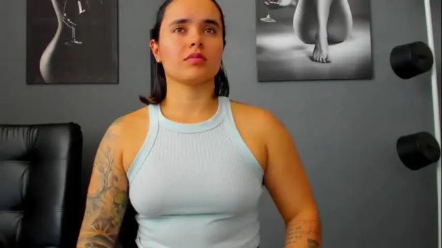 Image 12 of karlyjons_ Stream on Chaturbate on 1 month ago