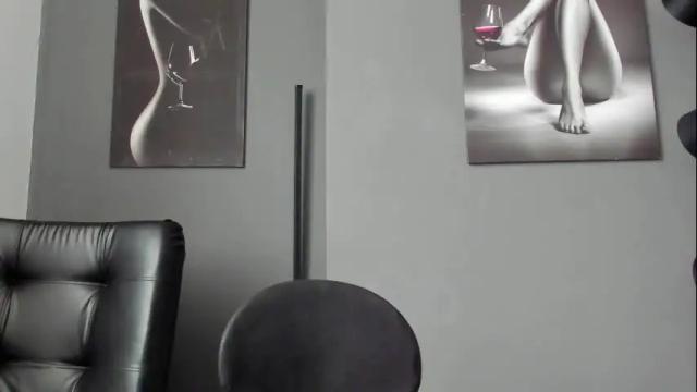 Image 4 of karlyjons_ Stream on Chaturbate on 1 month ago