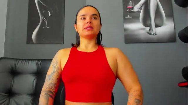 Image 2 of karlyjons_ Stream on Chaturbate on 1 month ago