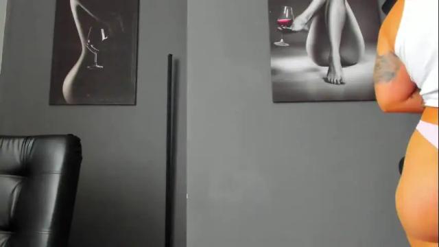 Image 2 of karlyjons_ Stream on Chaturbate on 13 days ago