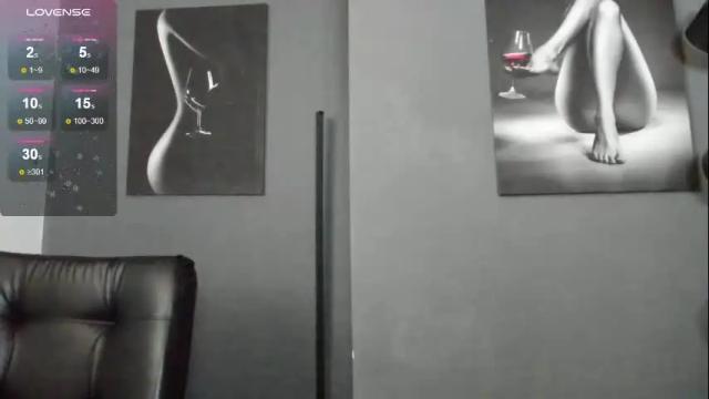Image 11 of karlyjons_ Stream on Chaturbate on 4 days ago
