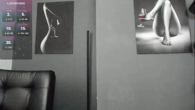 Image 8 of karlyjons_ Stream on Chaturbate on 4 days ago