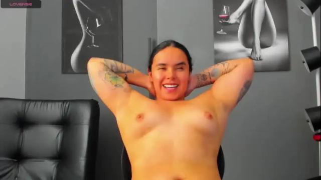 Image 12 of karlyjons_ Stream on Chaturbate on 2 months ago