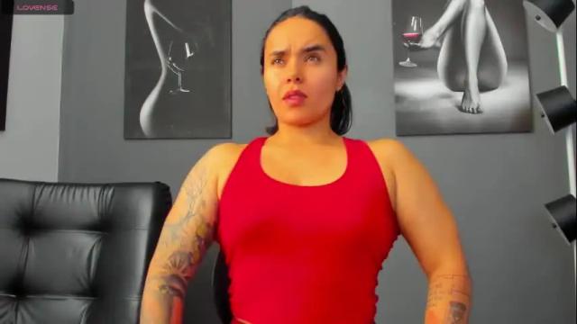 Image 8 of karlyjons_ Stream on Chaturbate on 2 months ago