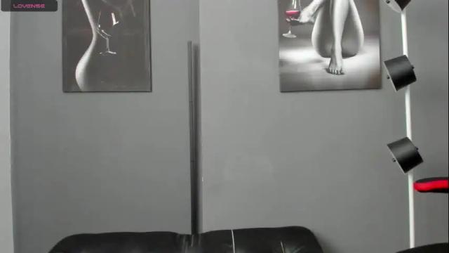 Image 11 of karlyjons_ Stream on Chaturbate on 2 months ago