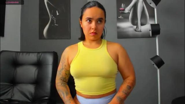 Image 7 of karlyjons_ Stream on Chaturbate on 1 month ago