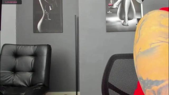 Image 12 of karlyjons_ Stream on Chaturbate on 1 month ago