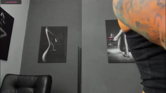 Image 10 of karlyjons_ Stream on Chaturbate on 1 month ago
