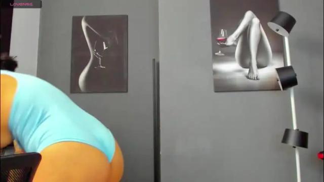 Image 6 of karlyjons_ Stream on Chaturbate on 24 days ago