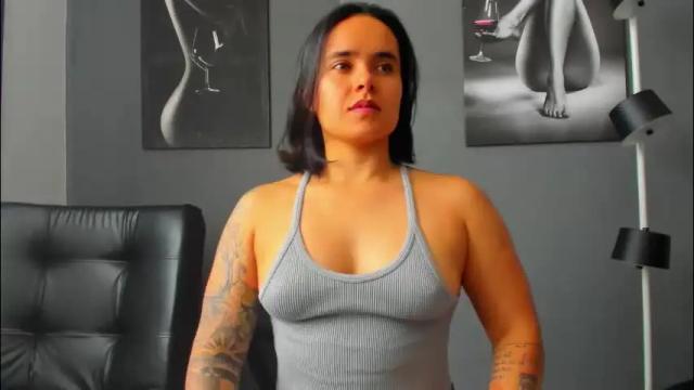 Image 7 of karlyjons_ Stream on Chaturbate on 2 months ago