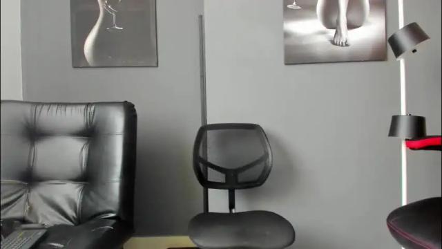 Image 12 of karlyjons_ Stream on Chaturbate on 1 month ago