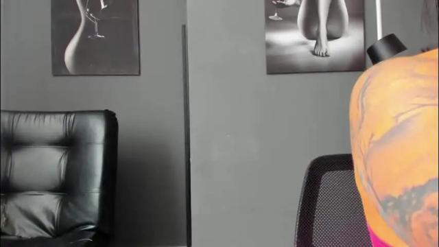 Image 2 of karlyjons_ Stream on Chaturbate on 1 month ago