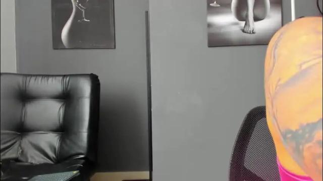 Image 7 of karlyjons_ Stream on Chaturbate on 1 month ago