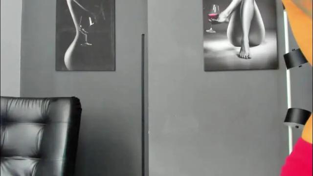 Image 4 of karlyjons_ Stream on Chaturbate on 1 month ago