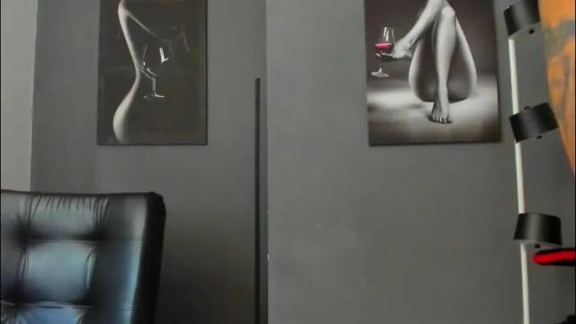 Image 8 of karlyjons_ Stream on Chaturbate on 1 month ago