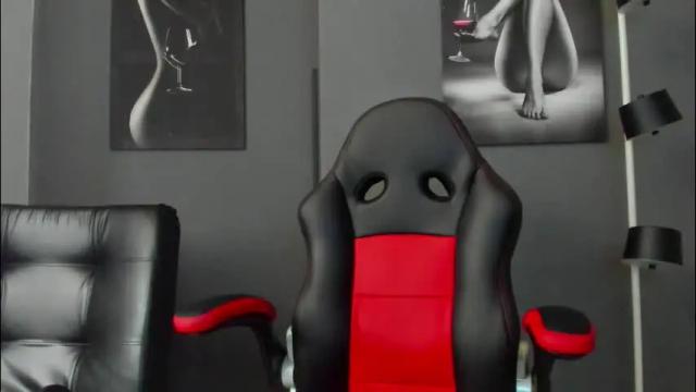 Image 12 of karlyjons_ Stream on Chaturbate on 1 month ago