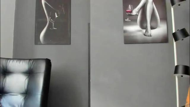 Image 4 of karlyjons_ Stream on Chaturbate on 1 month ago