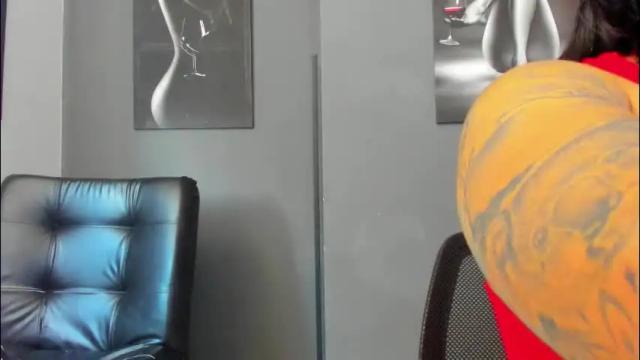 Image 8 of karlyjons_ Stream on Chaturbate on 23 days ago