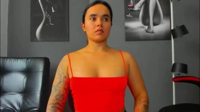 Image 3 of karlyjons_ Stream on Chaturbate on 24 days ago