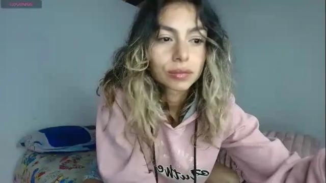 Image 4 of karol_goode Stream on Chaturbate on 2 months ago