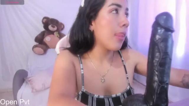 Image 3 of karol_ivonne Stream on Chaturbate on 14 months ago