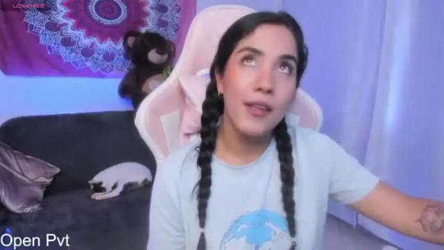 Image 3 of karol_ivonne Stream on Chaturbate on 13 months ago