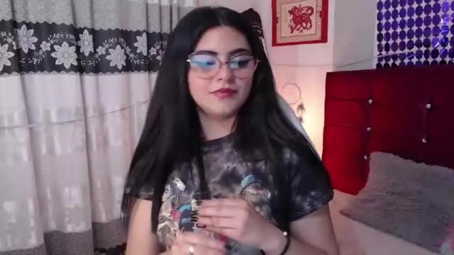 Image 4 of karol_joens Stream on Chaturbate on 17 months ago