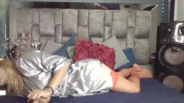 Image 3 of karol_labichota Stream on Chaturbate on 18 months ago