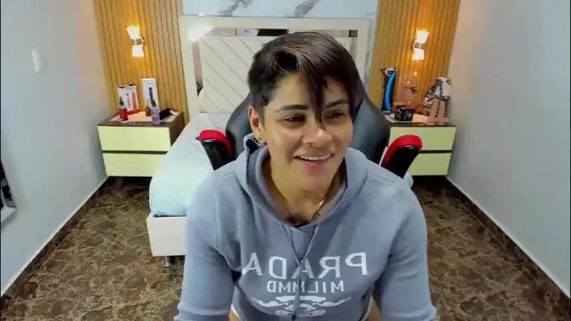 Thumbnail 2, karolandluna's Stream at Chaturbate, 1 month ago