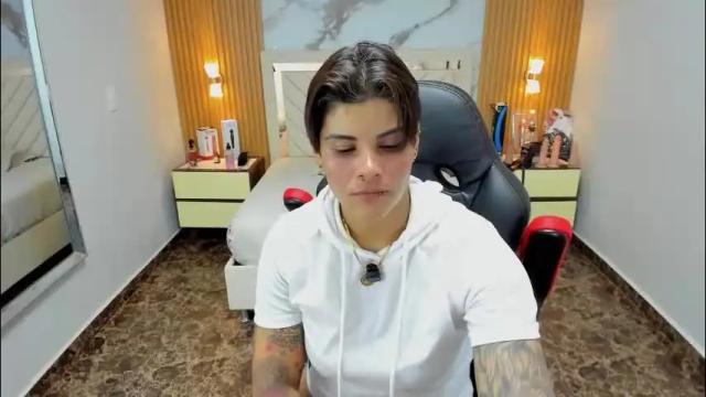 Thumbnail 1, karolandluna's Stream at Chaturbate, 1 month ago