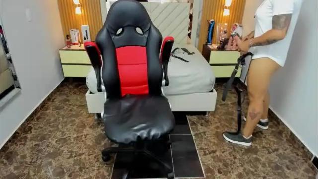 Image 6 of karolandluna Stream on Chaturbate on 1 month ago