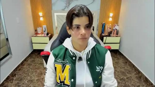 Image 8 of karolandluna Stream on Chaturbate on 1 month ago