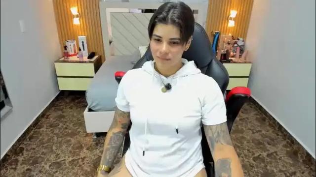Thumbnail 2, karolandluna's Stream at Chaturbate, 1 month ago