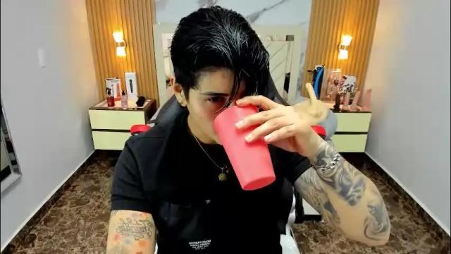 Image 11 of karolandluna Stream on Chaturbate on 1 month ago